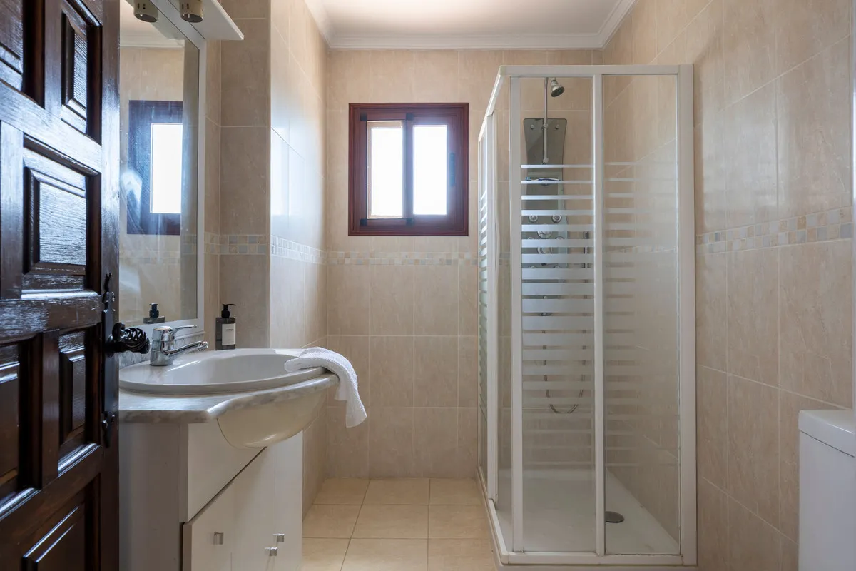 1c28b37a-683c-4296-ad90-720502f85dd7