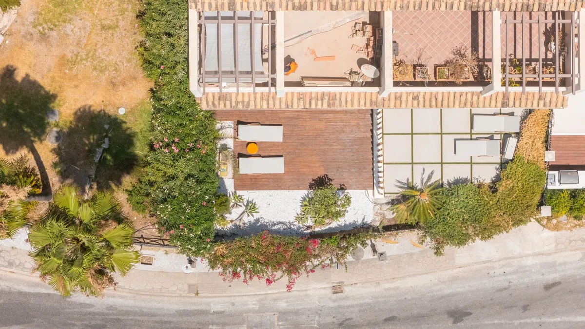 6b88061a-c13c-46f6-b201-81680e691e52