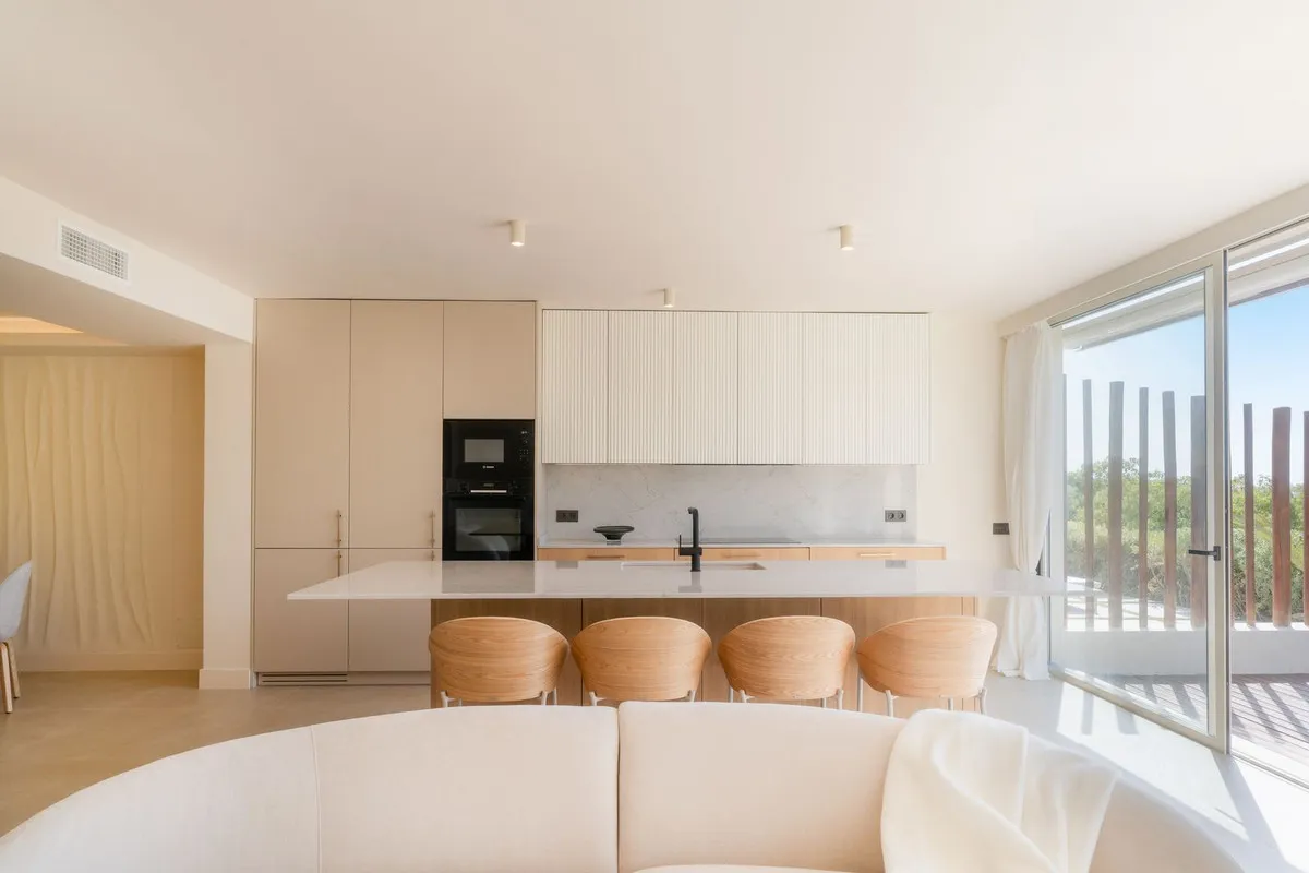 951596ae-5e78-4bf6-876e-996d6f5aa8e4