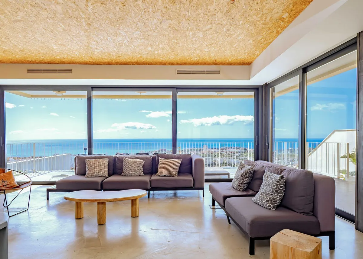 516ab725-e1be-4565-9975-c26aa532055c