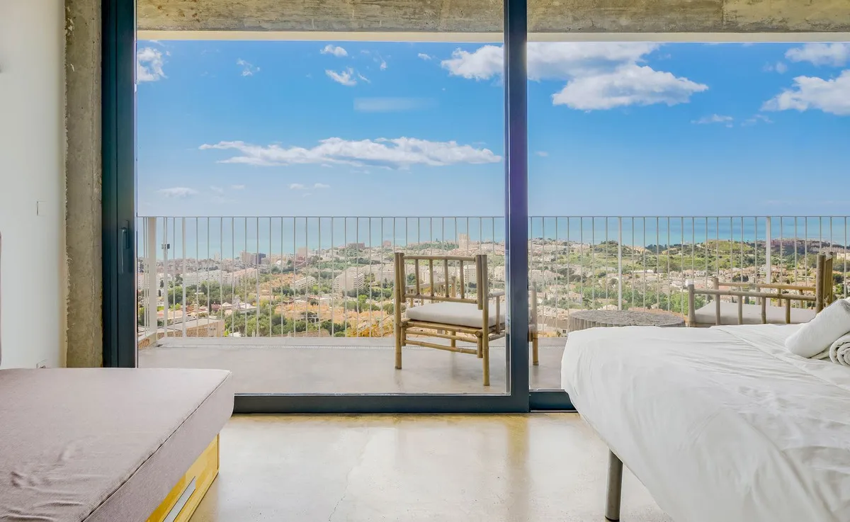 62fbca6c-6c9e-445f-8602-95452bee4b70