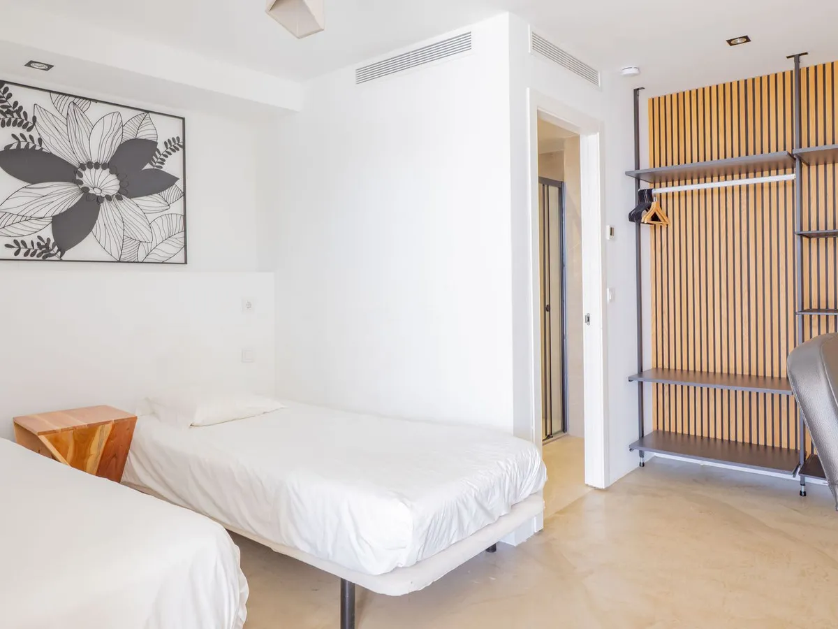 6e9cc051-bb0f-4c1d-886d-80480239a174