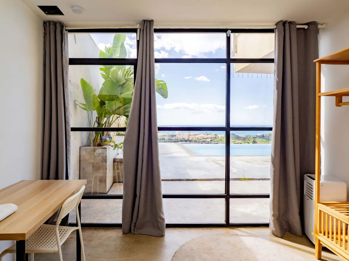 8d094f4a-8eab-4d03-97ee-dd76f8b2af4e