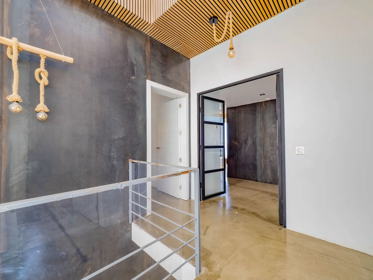 a9935181-e8aa-43ec-aa88-61a6d5e7250c