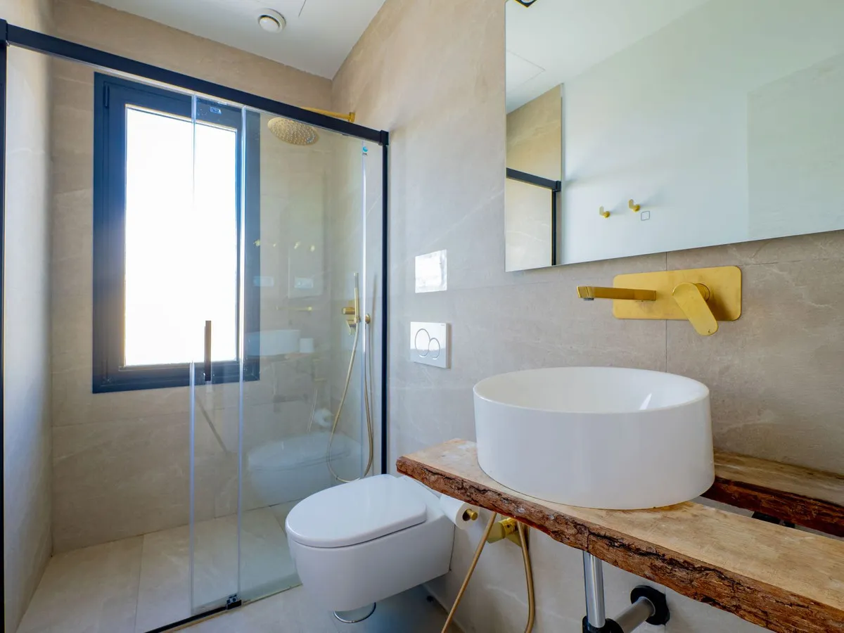 b6781999-9f40-4eb8-8c35-b9109291a49c