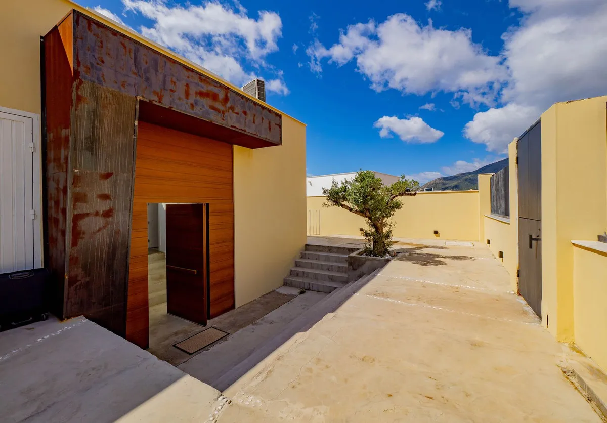 b794cf01-a9db-4a8e-a66c-c91340f4a511