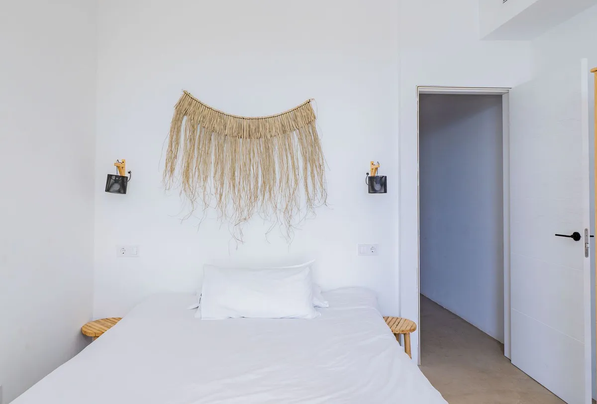 c855a4eb-5f96-4936-ad85-b0ce86e8a6ca