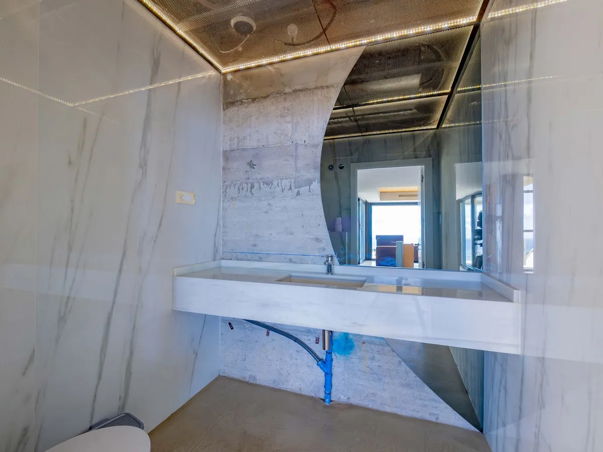 e6d6f907-c714-4eb8-bb7f-6eaef15a039f