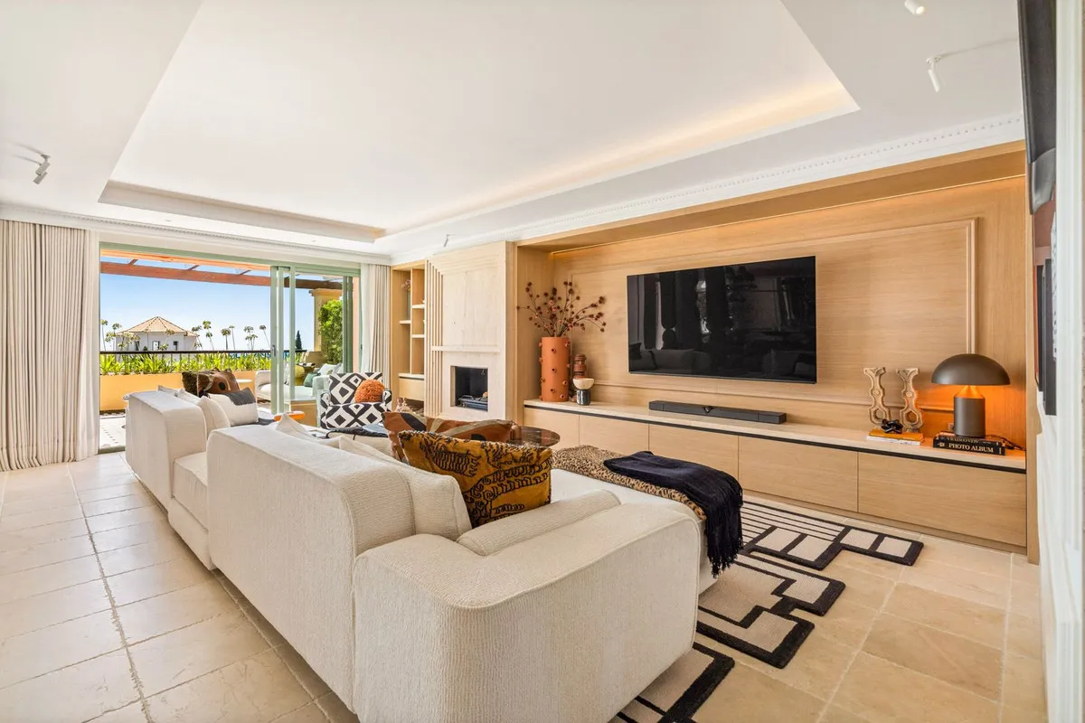 1cb2e8a5-f9e3-42fa-a5b1-d89ce5e20fc1