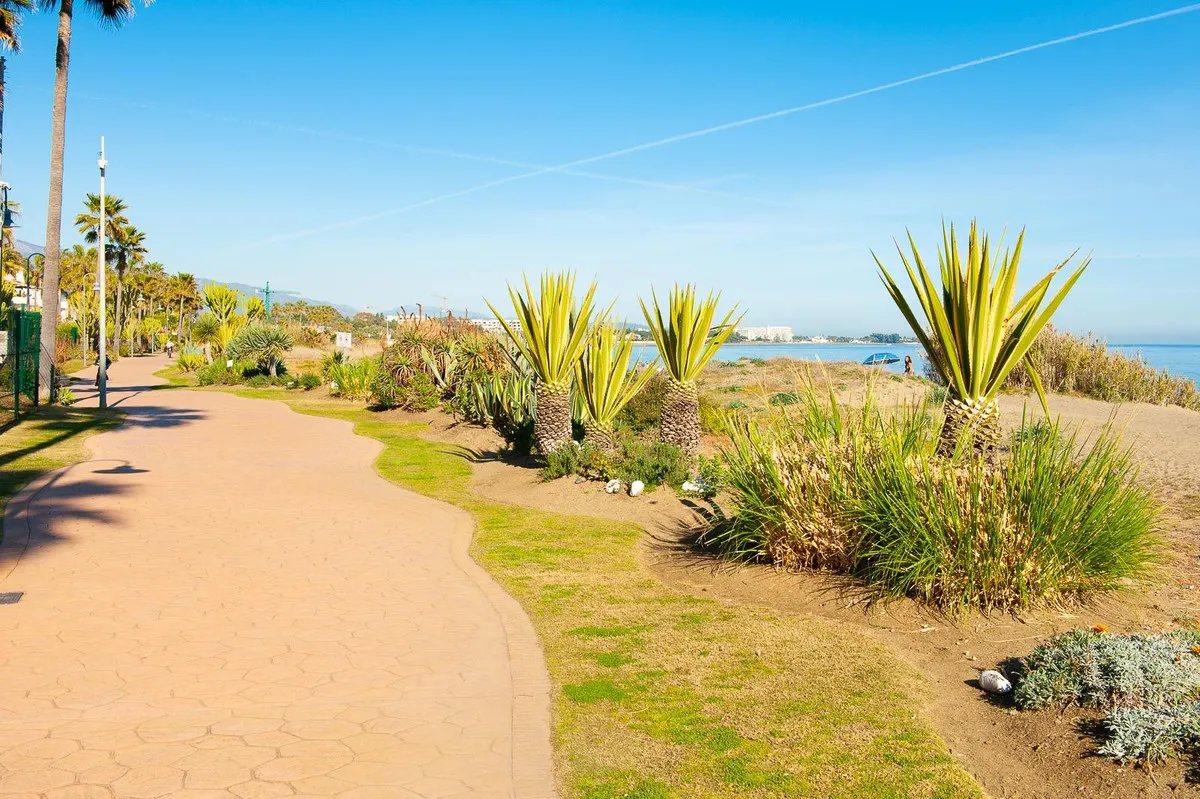 404fa6a0-4c97-41f2-a198-f589448f11af