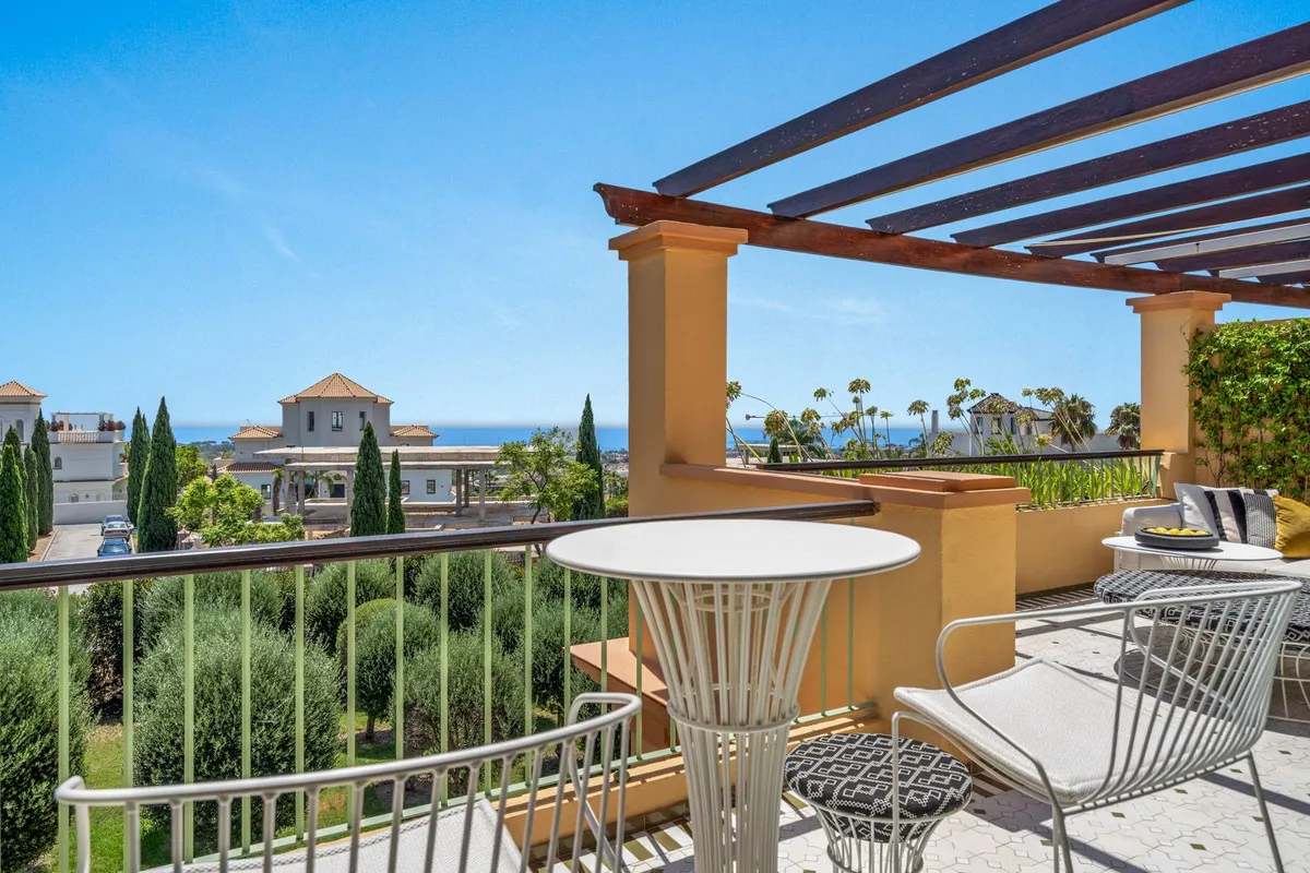 4f04df3b-e986-4f32-bc51-e40824a3c668