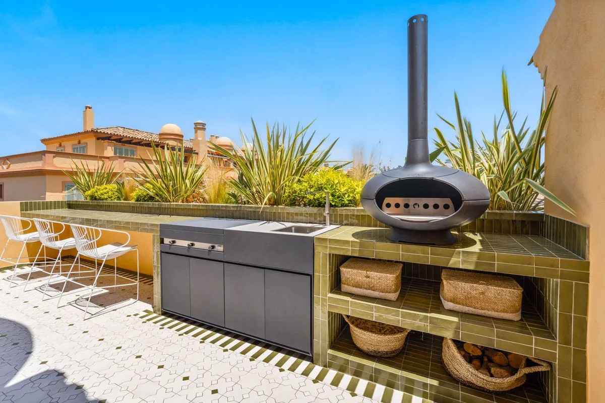 89897380-9962-458b-ac75-9de4972b5930