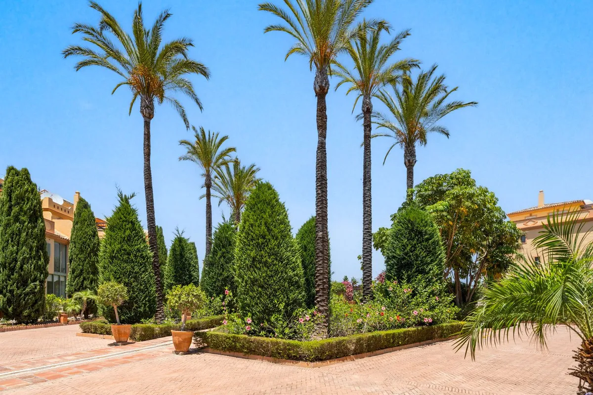 aa66d8c3-98e3-4aad-bcf3-7cd8e791167d