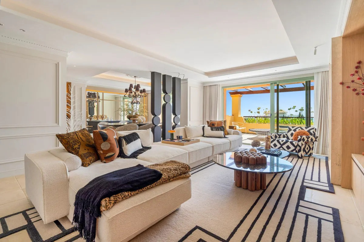 b3b986d7-373a-447d-b8a6-bf72f0776fbd