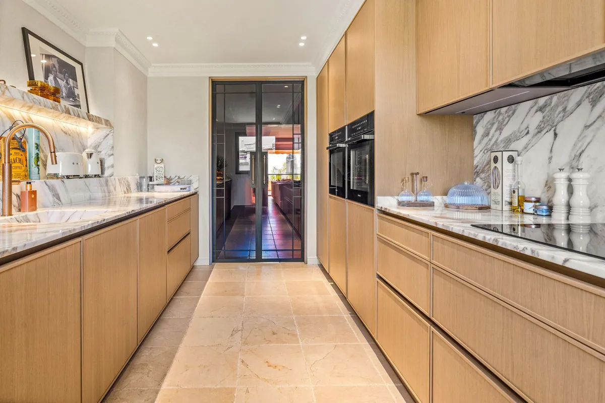 b8417b67-3908-4380-80ee-1b3efd289636