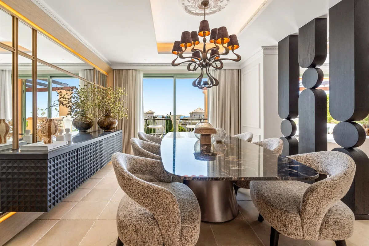 fec0e9ff-d6ad-4f94-baf2-13703ccb2595