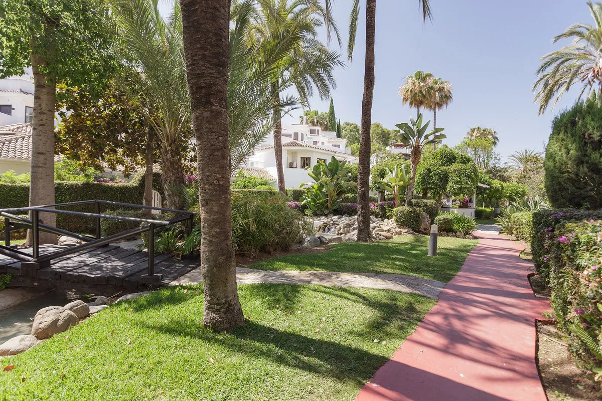 5d9d2c80-a2f0-45b7-b852-61f835c53dff