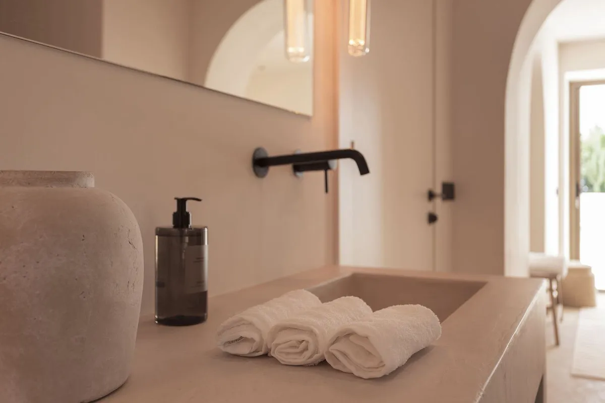 6e6b89b0-d2ee-49cb-9a06-e4390b1c39a9