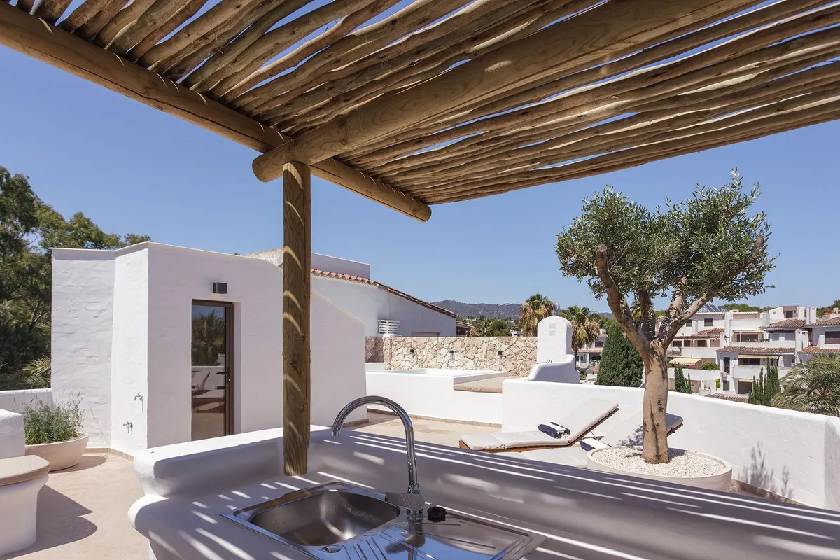 b04874d4-e5cc-45a0-971c-49d6e45a37fc