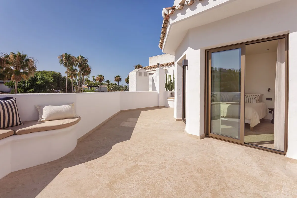 bbdc5e01-6a12-41f4-b701-118b5348127e