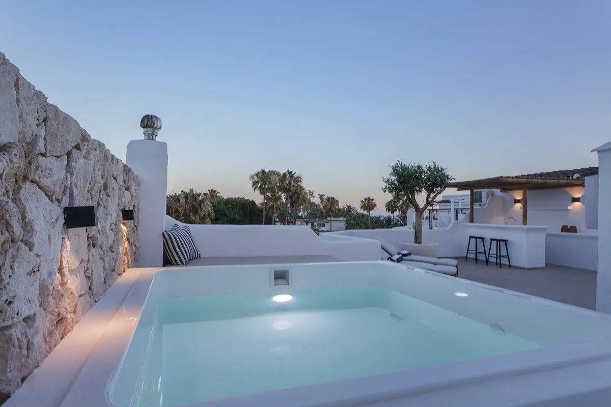 cec56cb8-7d3e-4bef-818c-4cba4ae2f961