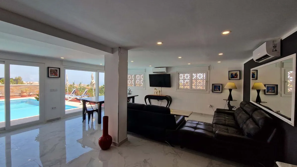 048f5037-38f2-4371-83ff-2e350bd869a0