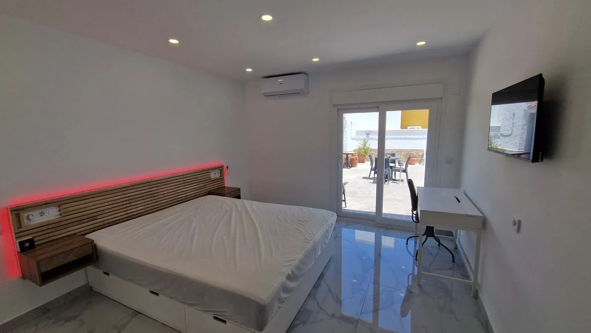 31337604-b926-4704-826e-dedbebd6bcf2