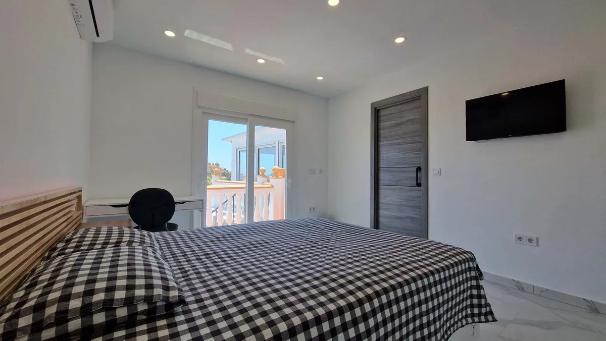 3a483e1a-18b3-4d63-862f-7dc5e852fc23