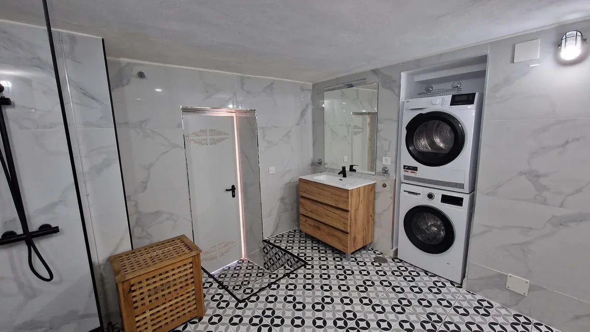 576b91ca-c2d4-4f5e-a897-c241ad8a2dff