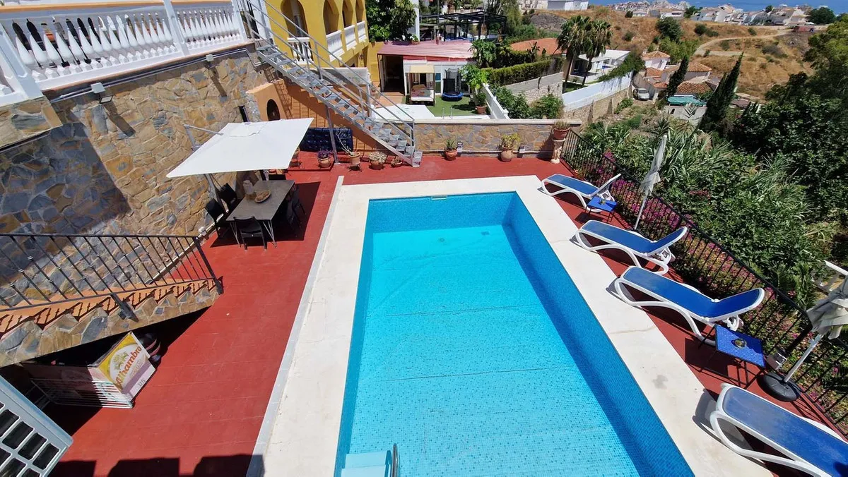 8235b332-6bc2-4200-9620-ddff866036c6