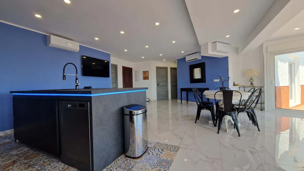 c06745ec-3b16-4599-9e38-8b0e32092e53