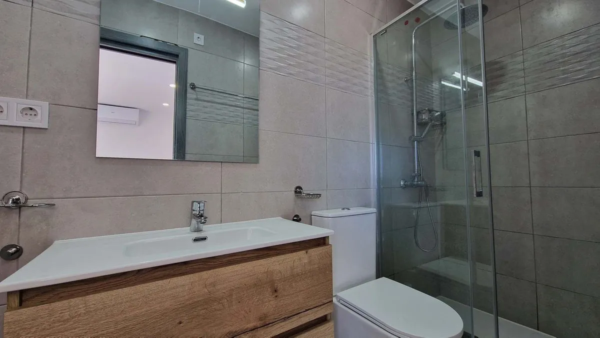 d2467e3d-094e-4a76-aeaa-3800593900c2