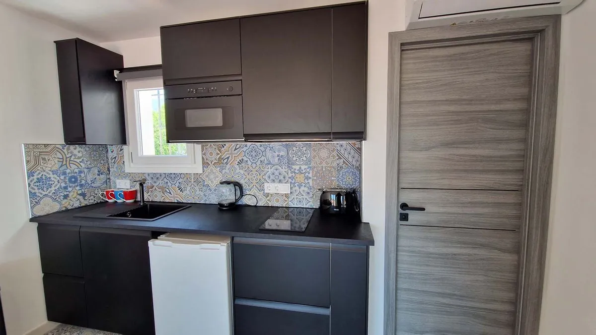 e07a384e-e136-4dbb-9088-2c5c4e0b450d