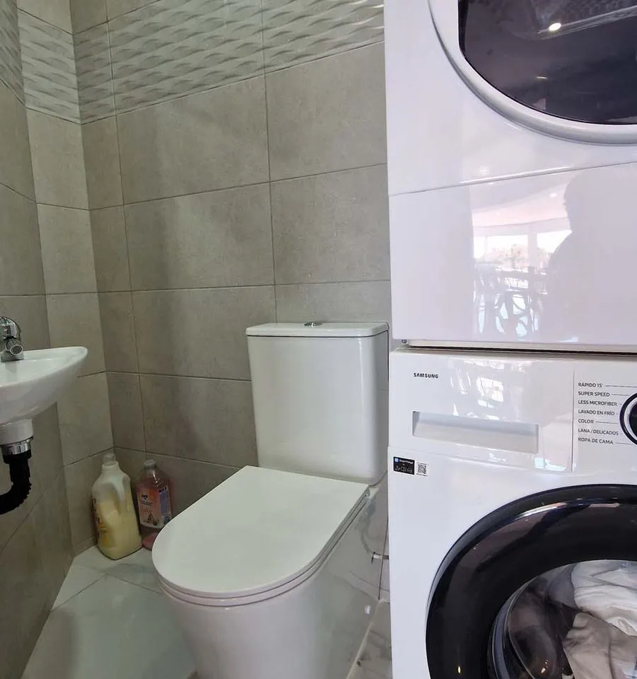 ef713829-e825-4c22-afe8-cada75d48b81