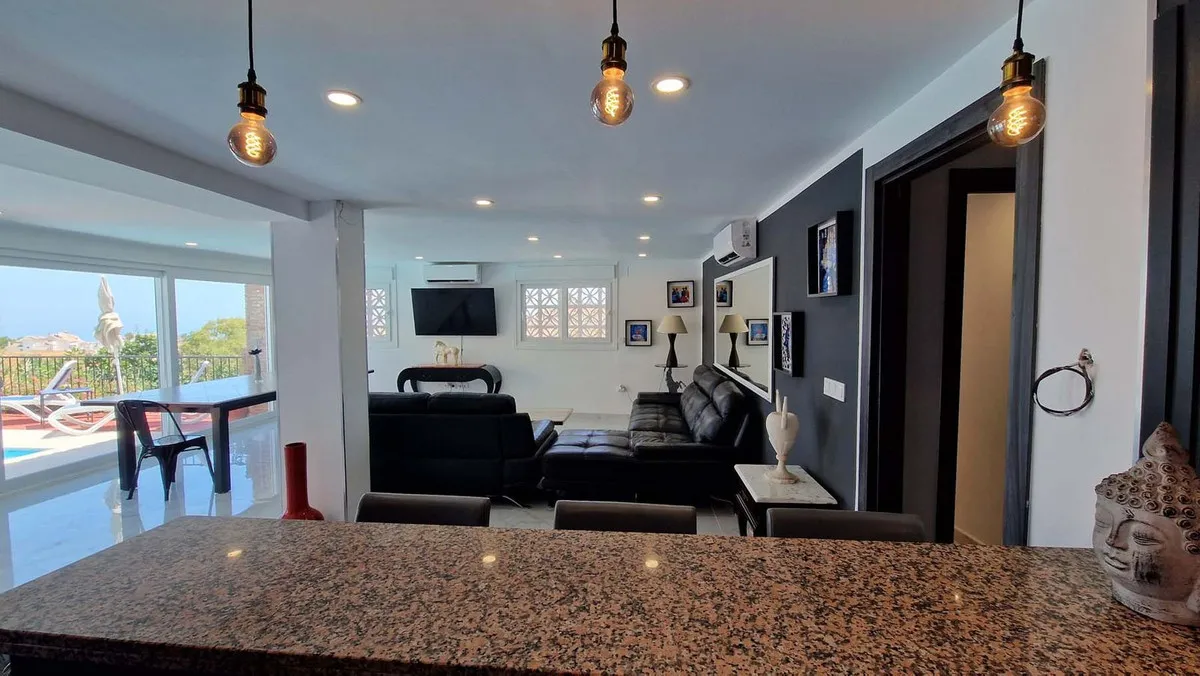 efa088fe-8a69-4128-a36e-aa2240a04613