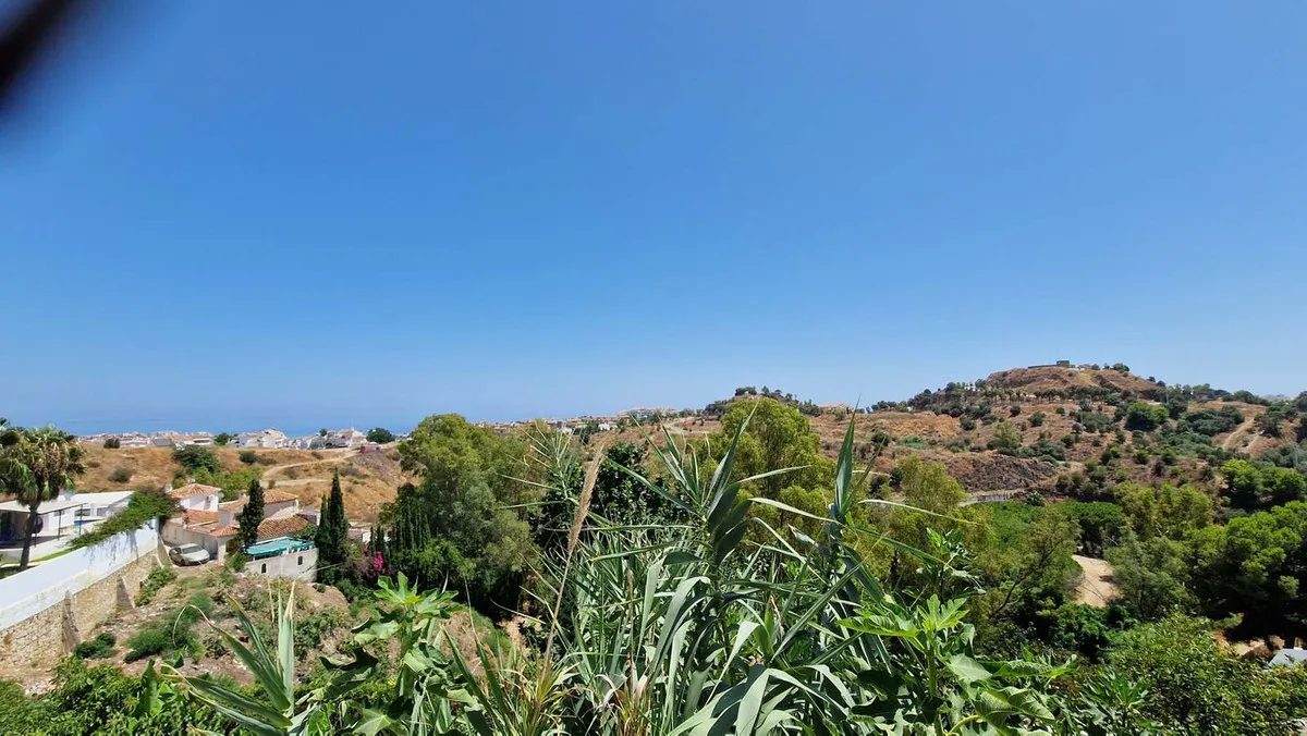 f183f5d8-f615-49a1-b96f-ef58d5598eee