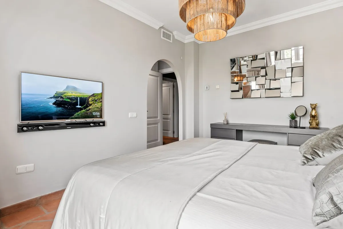 0e299e52-9a0c-4e98-90bd-1c855d2237af