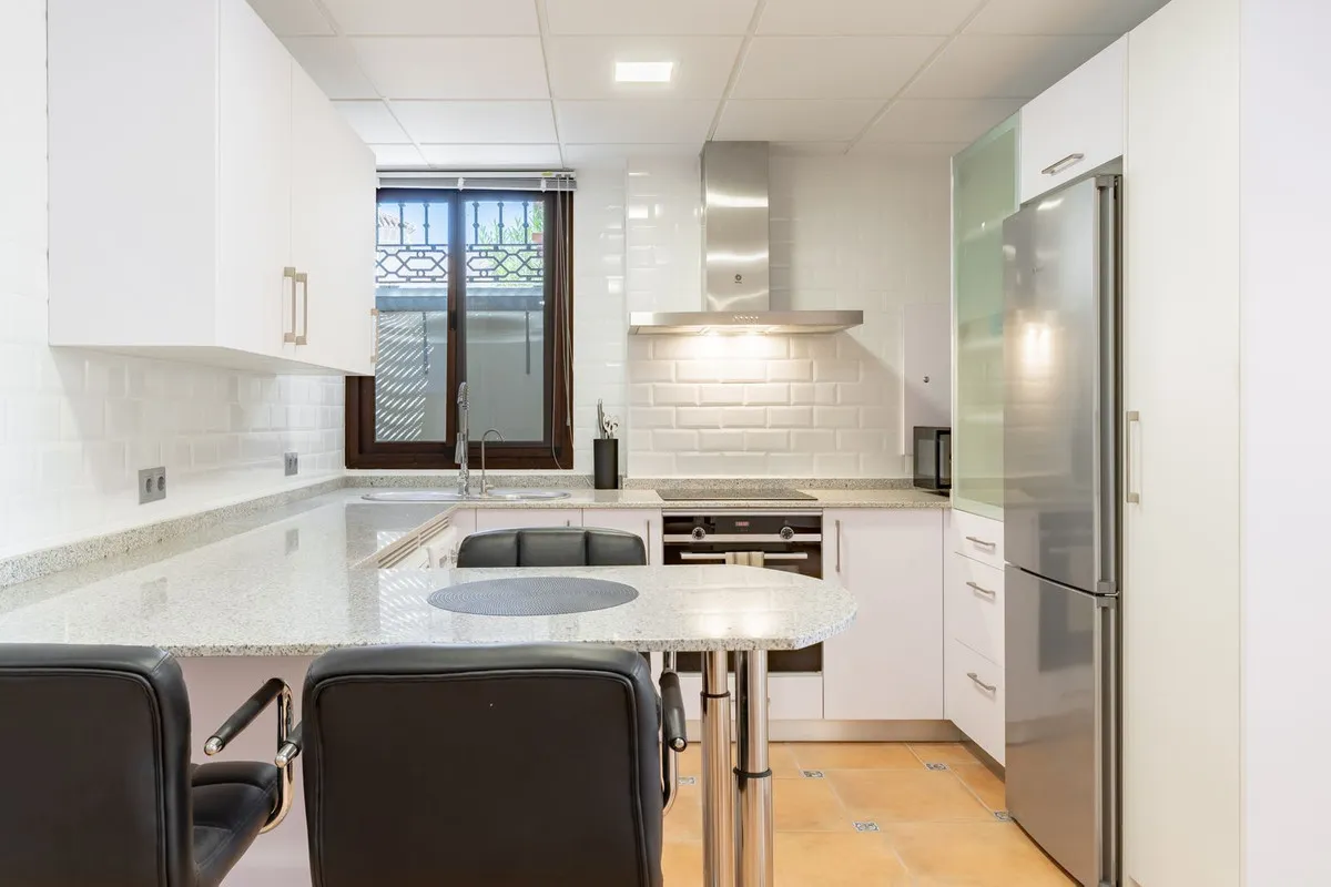 1b78903b-be71-4e41-b126-1f676a1ecca1