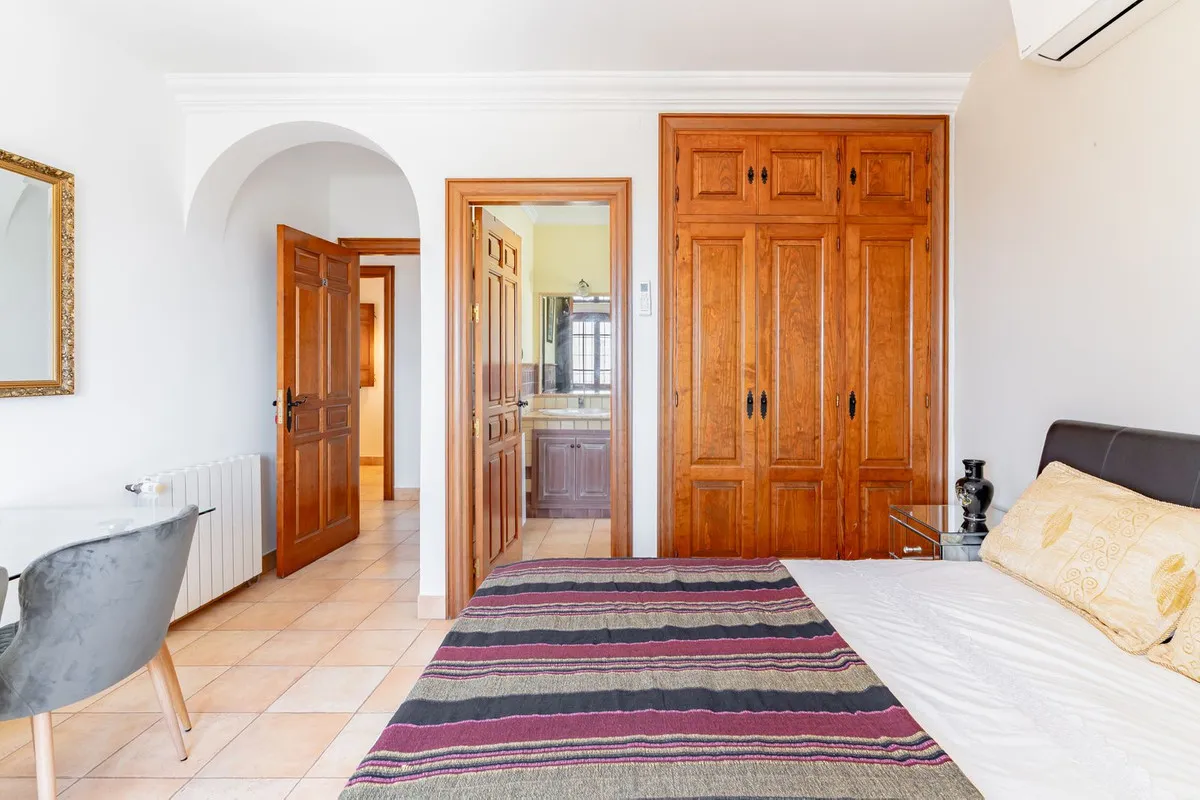 92ced4bb-57ef-4702-b4e1-9e742c8db3e0