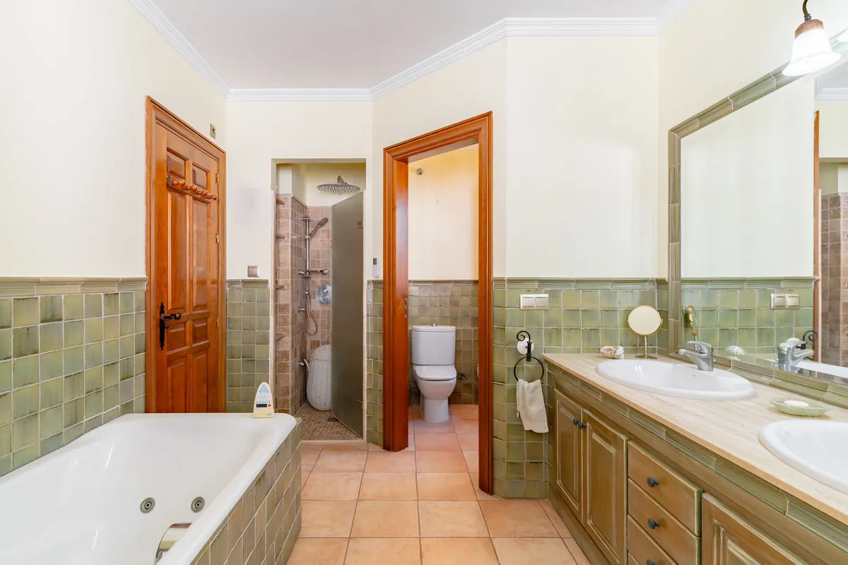 debf0ff6-0125-40a7-93df-bfcbb7a25a61