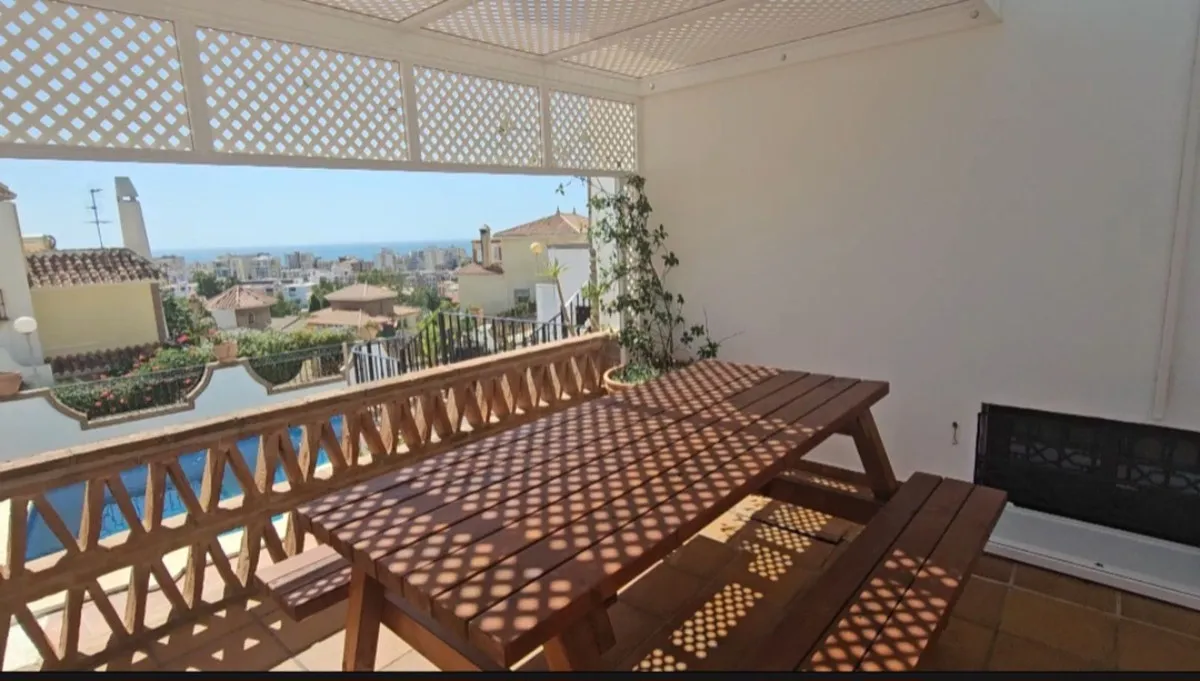 e6360f65-03ca-4f65-aca6-ec0ad65c6449