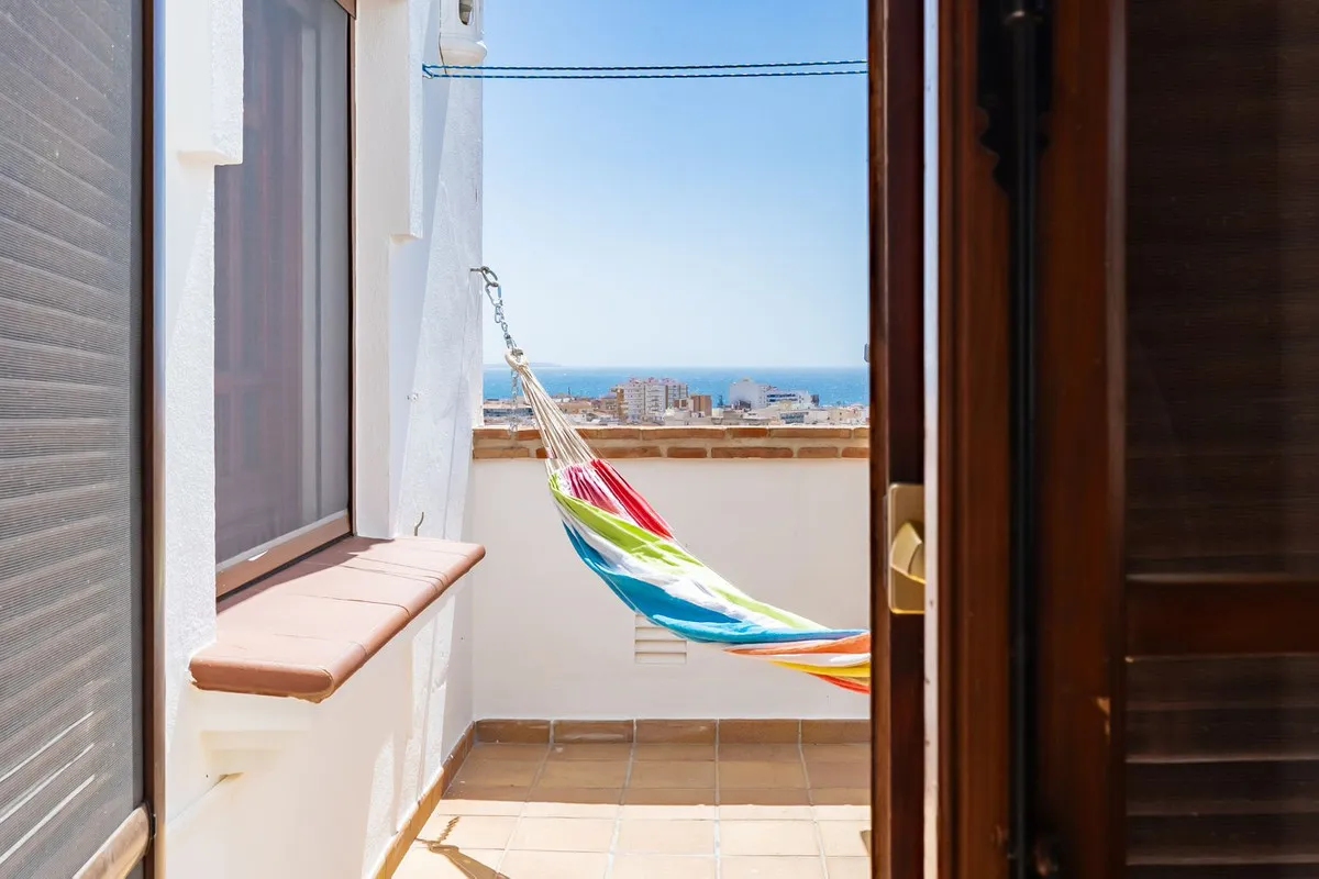 f99606ac-aaf9-4402-8b17-17c453072da5