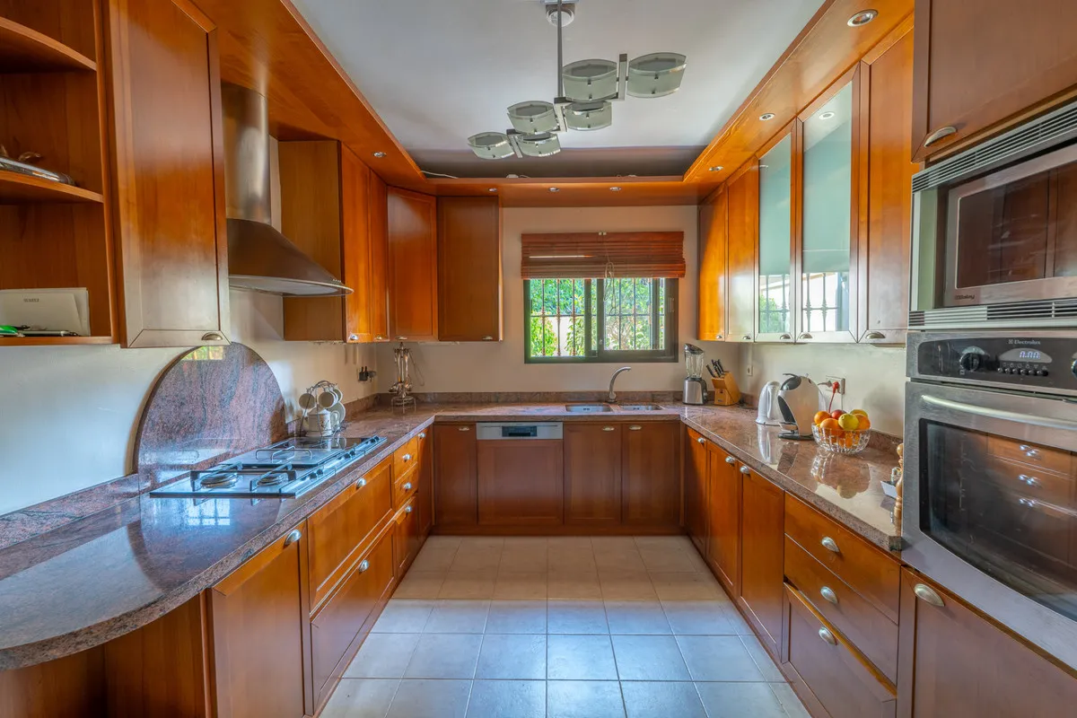 fb31cd03-d504-4540-9c98-f26848fe3d5f