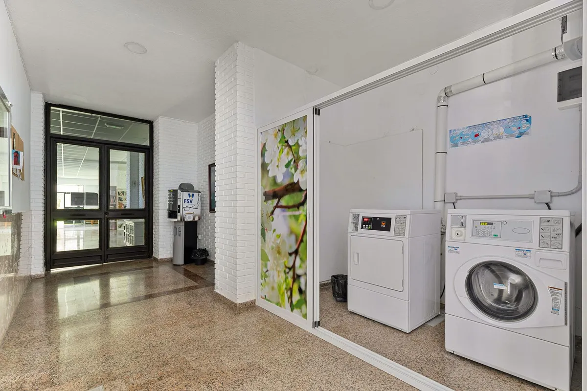 0b6eba84-4c6b-49f4-a1dc-cf18b884e97c