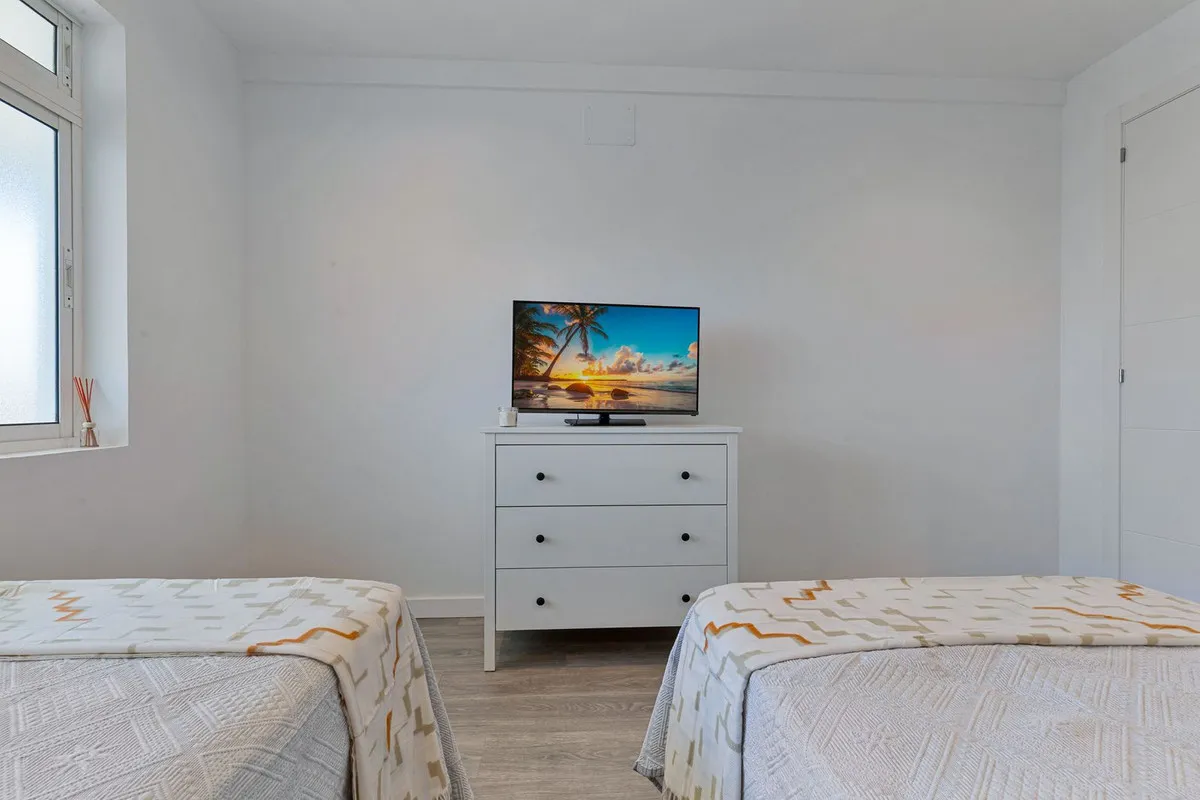 e3cb8cf3-d600-4a6d-86db-48bce3f8aea0