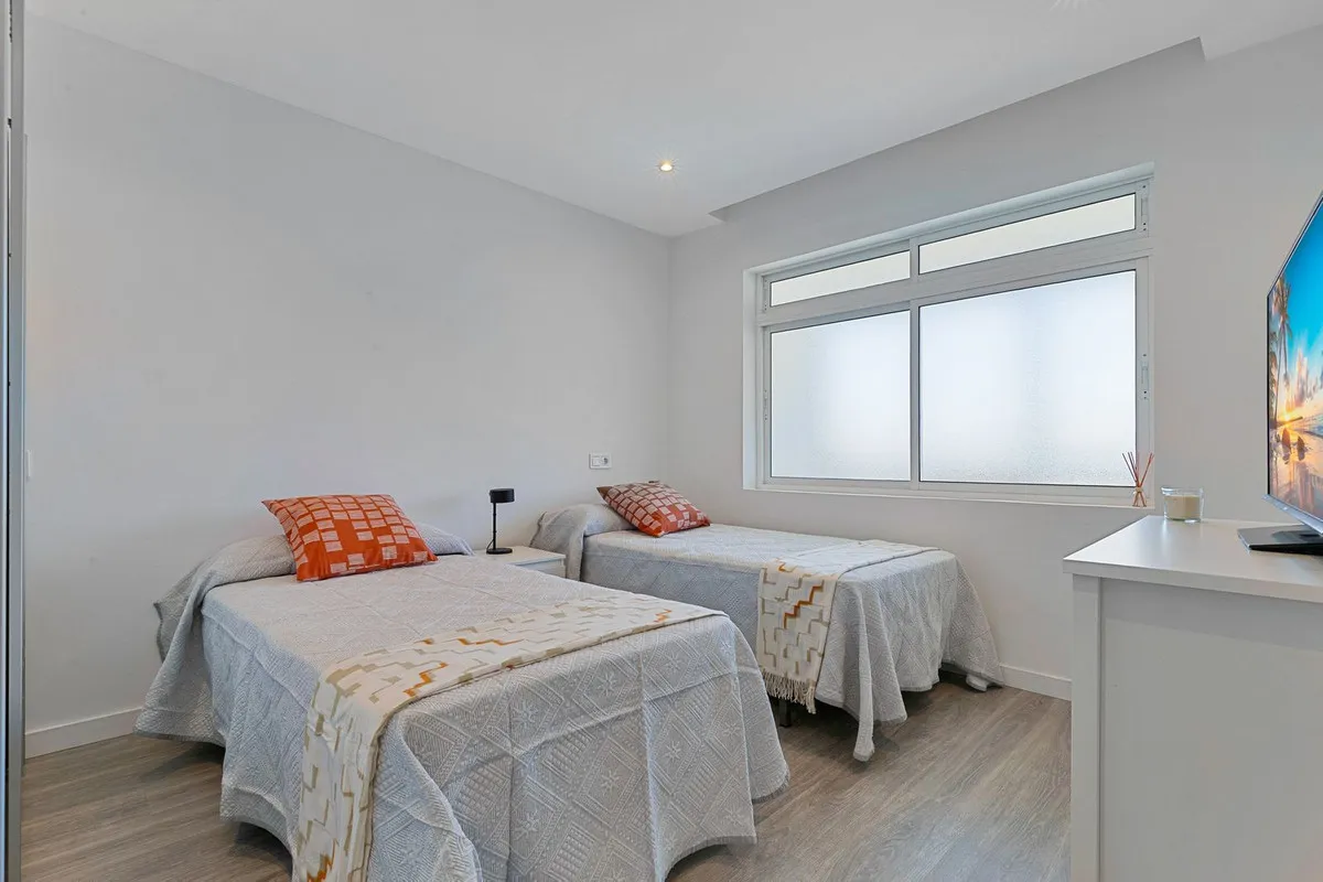 ec33b2e1-c5ee-4764-bc64-d31de75bc3a3