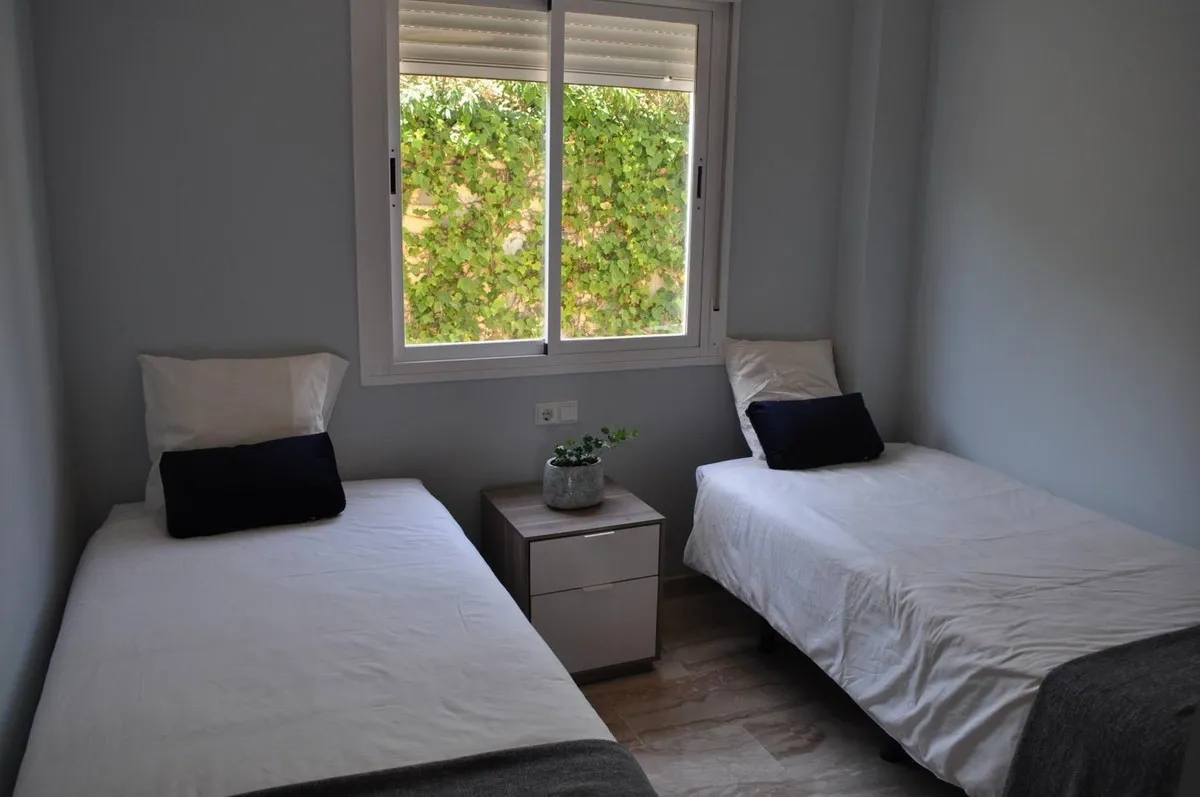 1b0e2d54-03ac-4d89-8f11-84d961510fd1