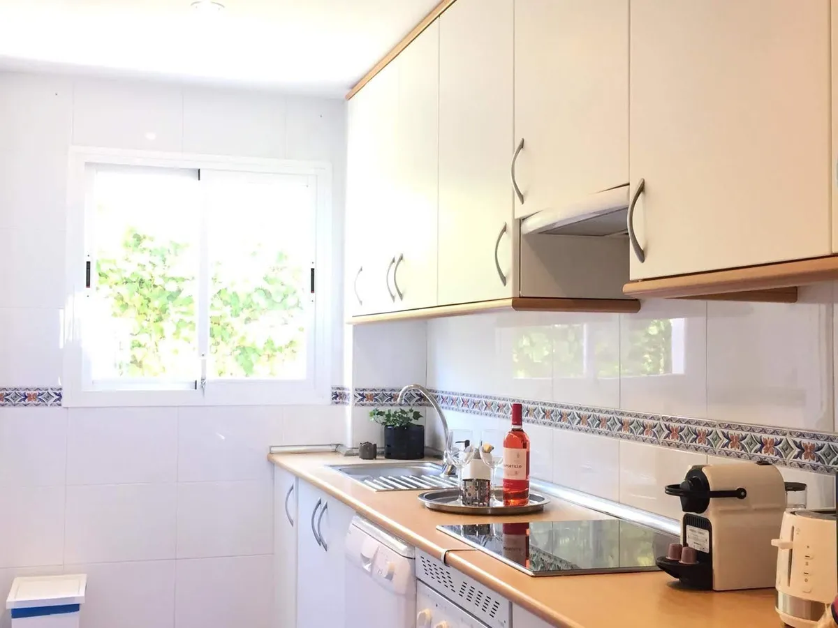 24b91d5d-bd97-4d03-944b-f09b019a3f1a