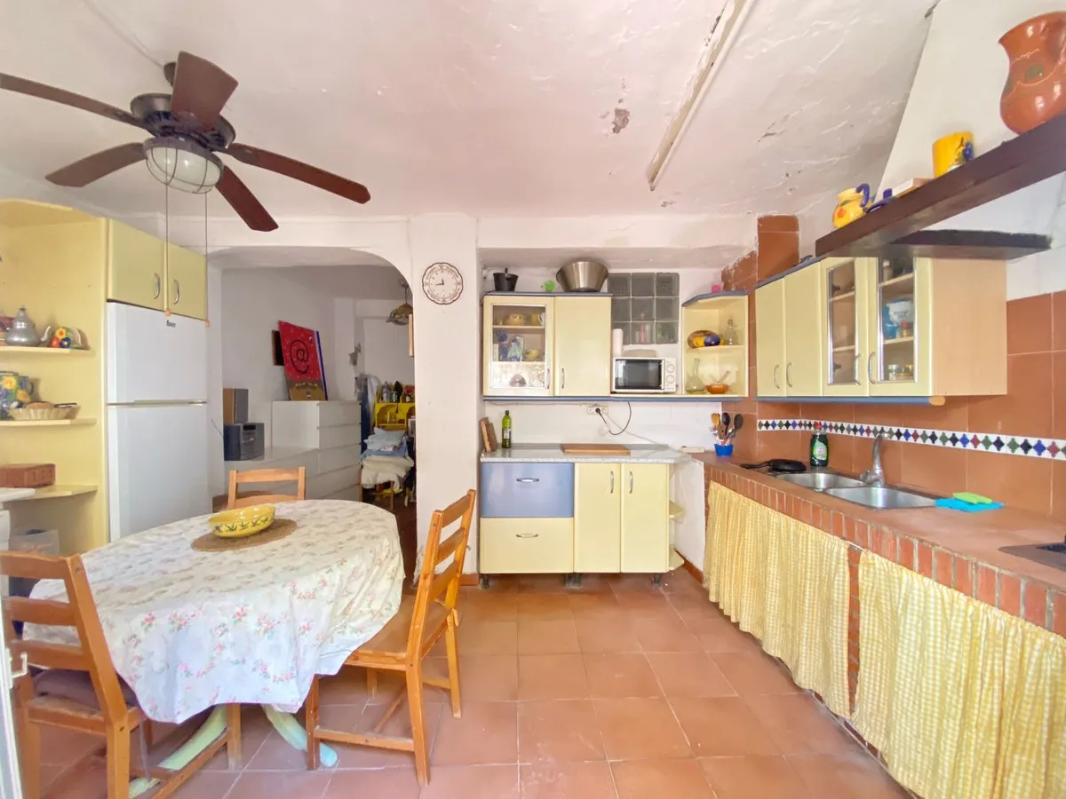 7f4c19be-b9c5-49de-8a7f-49f8602b3661