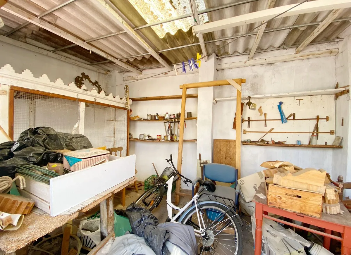 9cf9bdc0-63a9-4063-b195-9cecf116dc3e